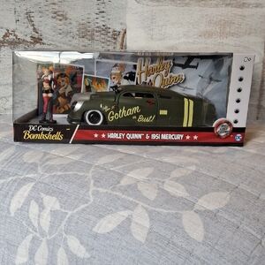 DC Comics Bombshells Harley Quinn Green and Red 1951 Mercury